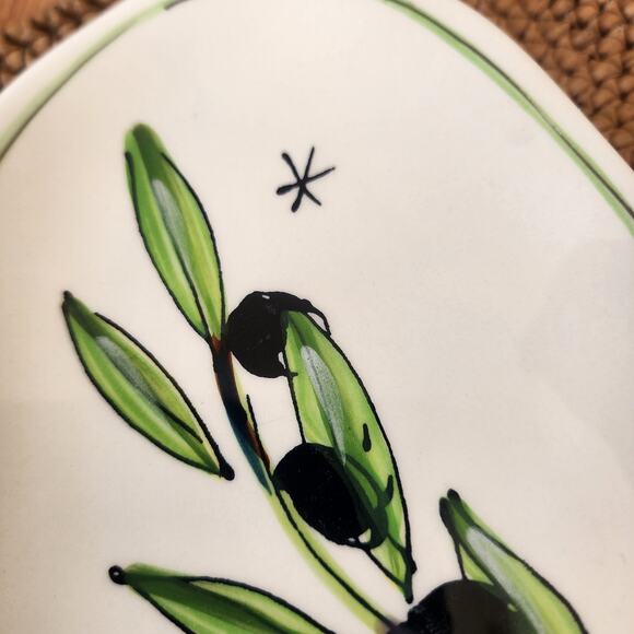 Julia Junkin oval appetizer plates set of 2 Cream w/ black olive & branch print - Picture 4 of 8